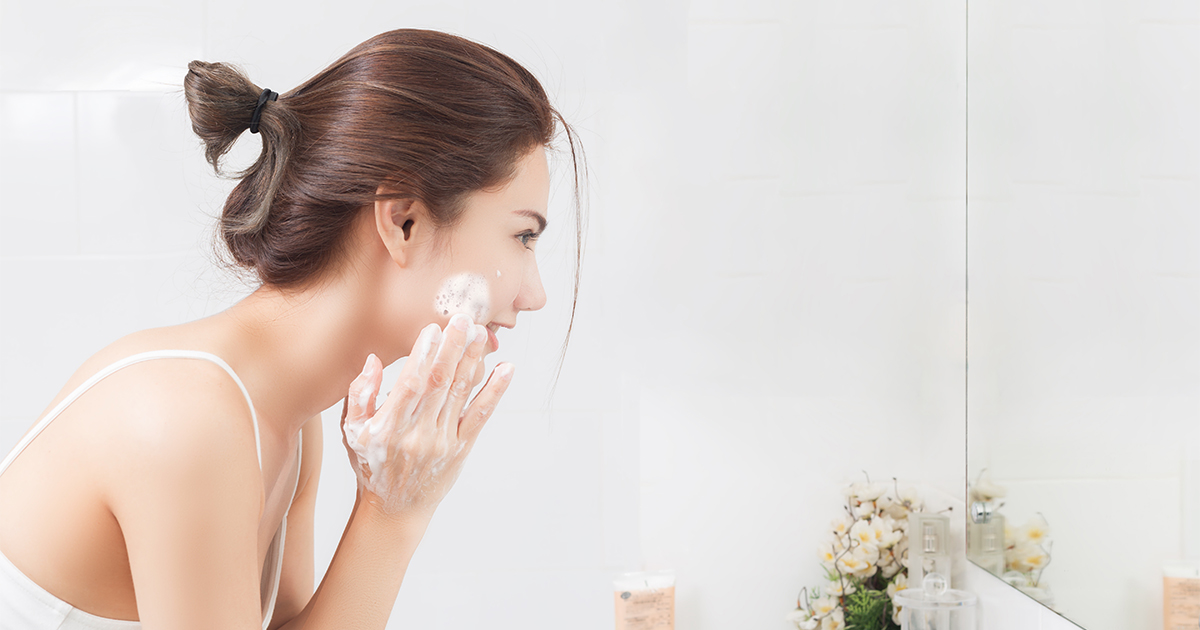 Doble limpieza facial: qué es y cuáles son sus beneficios